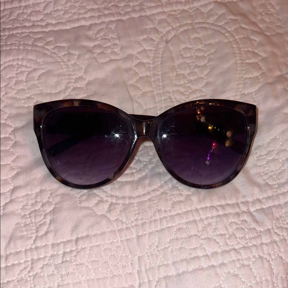 Classic Tortoiseshell Cat Eye Sunglasses - Women